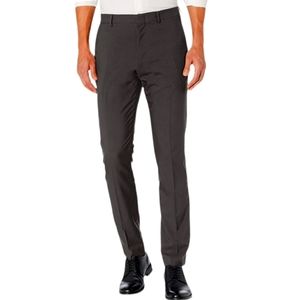 Perry Ellis wrinkle resistant slim psnts size 36x30.